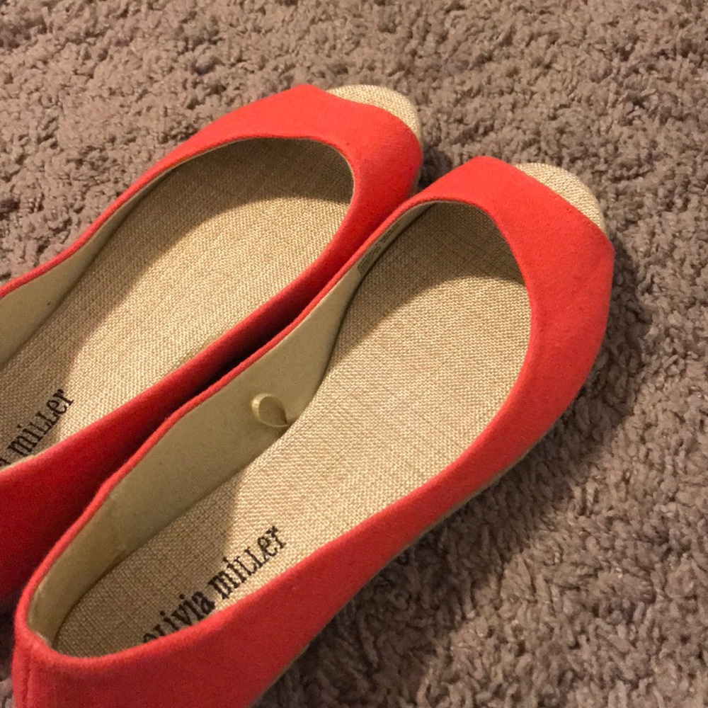 Cute Coral Flats!